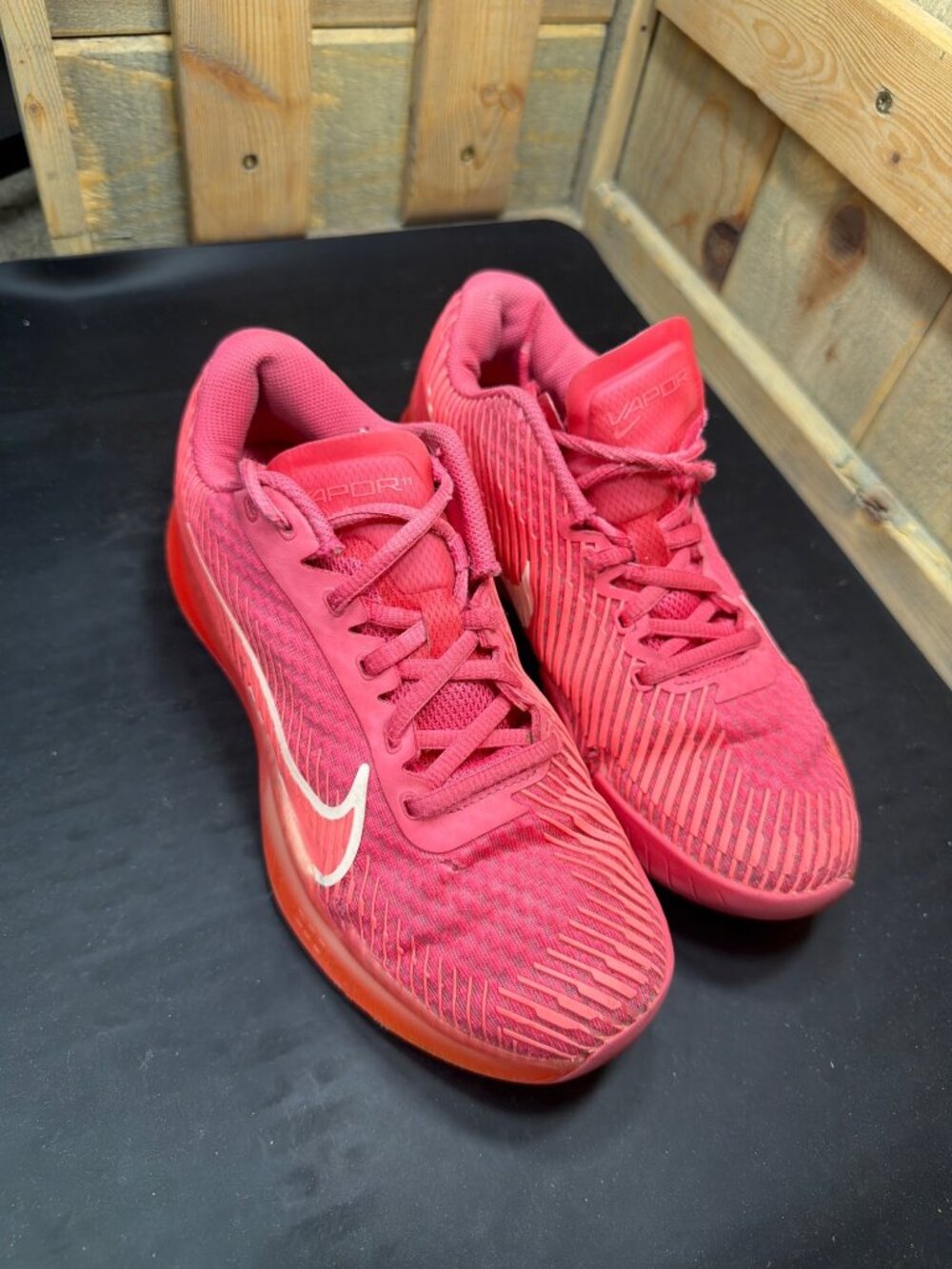 NikeCourt Air Zoom Vapor 11 Pink Tennis Shoes Womens Size 7 DR6965-600 - Picture 2 of 11